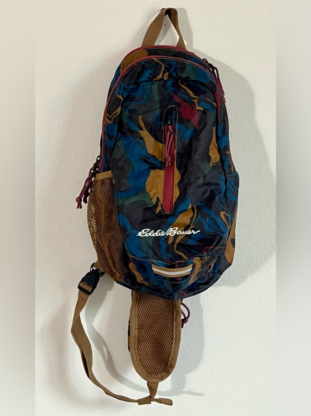 Eddie Bauer 10L Stowaway Camouflage Sling Back